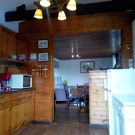 Dağ evi Splendid Chalet In With Fenced Garden